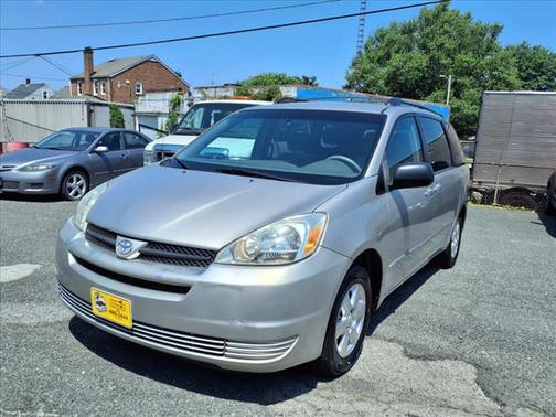 2005 Toyota Sienna LE