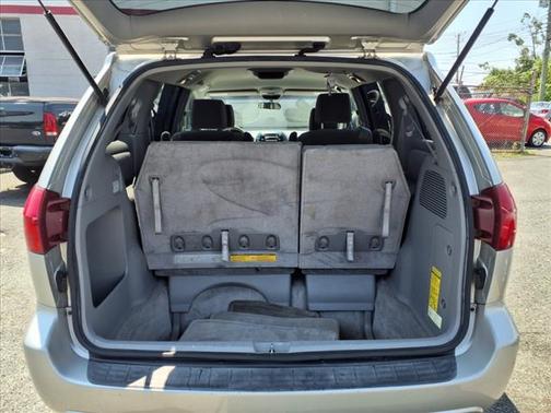 2005 Toyota Sienna LE