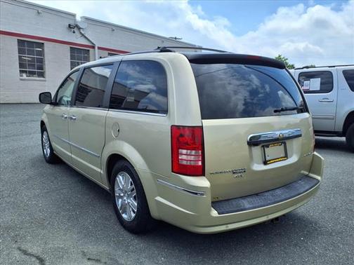 2010 Chrysler Town & Country Limited