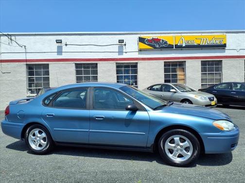 2005 Ford Taurus SE