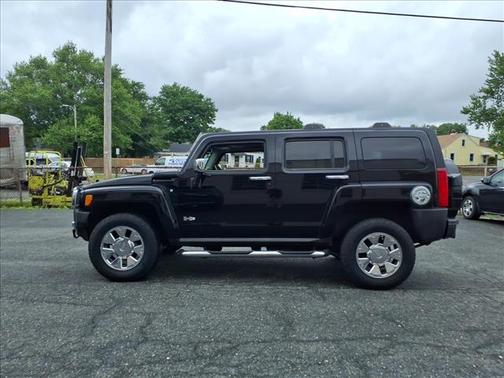 Black 2007 Hummer H3 Base