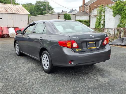 Magnetic Gray Metallic 2009 Toyota Corolla LE