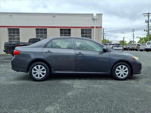 Magnetic Gray Metallic 2009 Toyota Corolla LE