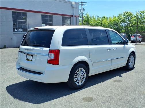 Stone White Clearcoat 2013 Chrysler Town & Country Touring-L