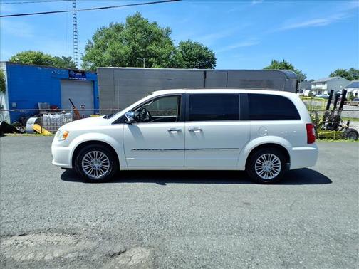 Stone White Clearcoat 2013 Chrysler Town & Country Touring-L