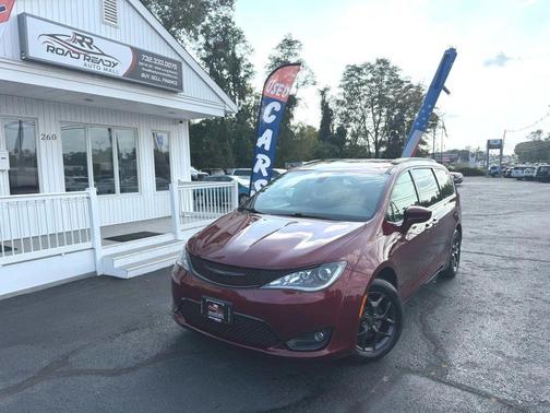 2018 Chrysler Pacifica Touring-L