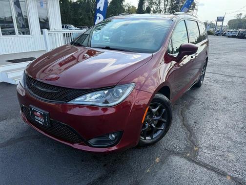 2018 Chrysler Pacifica Touring-L