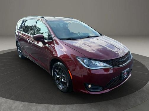 2018 Chrysler Pacifica Touring-L