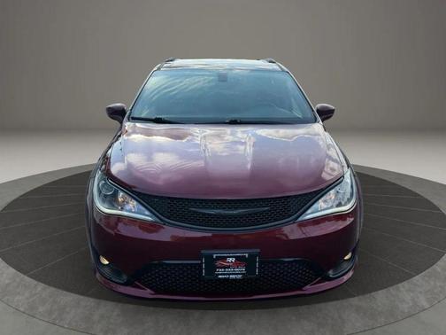 2018 Chrysler Pacifica Touring-L