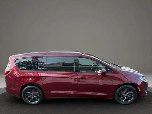 2018 Chrysler Pacifica Touring-L