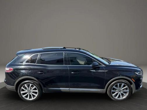 2019 Lincoln Nautilus Select