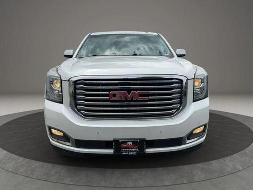 White 2017 GMC Yukon XL SLT