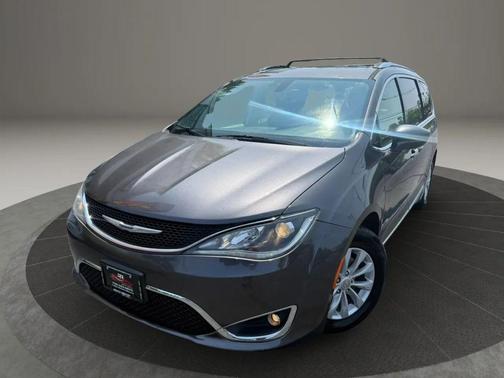 Granite Crystal Metallic Clearcoat 2019 Chrysler Pacifica Touring L