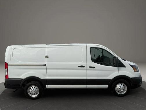2022 Ford Transit-250 Base