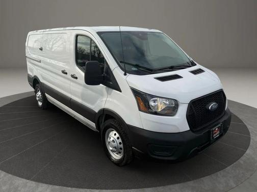 2022 Ford Transit-250 Base