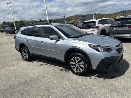 Ice Silver Metallic 2022 Subaru Outback Premium
