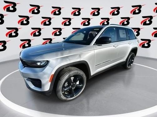 2025 Jeep Grand Cherokee Laredo