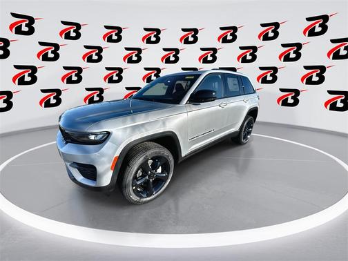 2025 Jeep Grand Cherokee Laredo