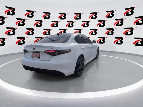 2024 Alfa Romeo Giulia Veloce