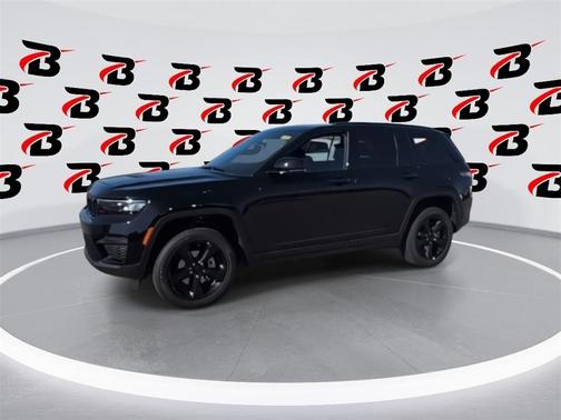 2025 Jeep Grand Cherokee Laredo