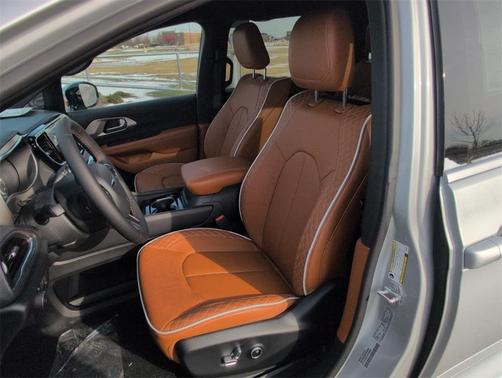 2026 Chrysler Pacifica Pinnacle