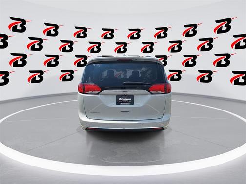 2019 Chrysler Pacifica Touring-L Plus