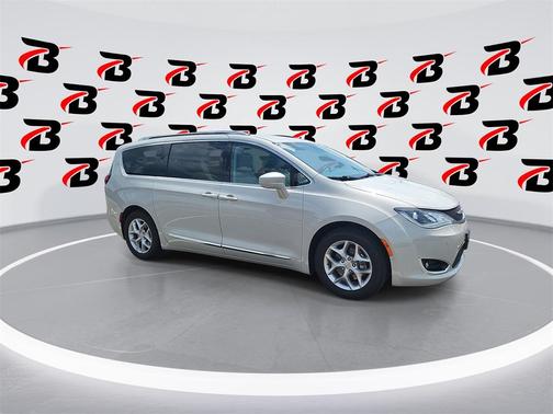 2019 Chrysler Pacifica Touring-L Plus
