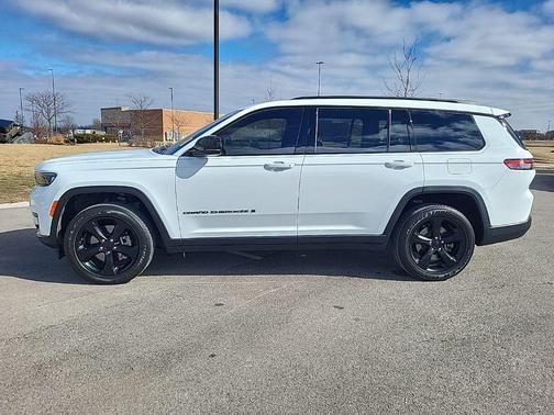 2023 Jeep Grand Cherokee L Laredo
