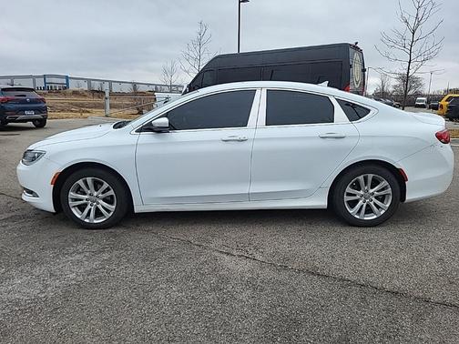 2017 Chrysler 200 Limited