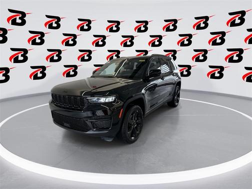 2025 Jeep Grand Cherokee Laredo