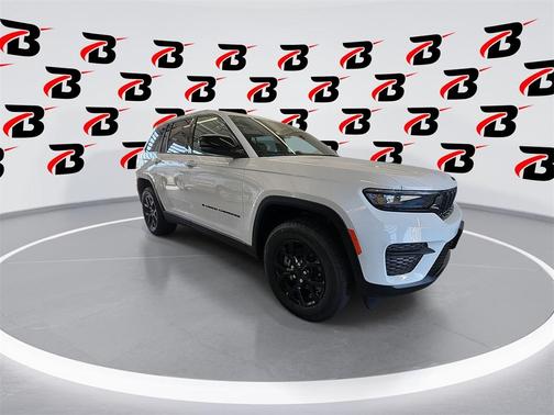 2025 Jeep Grand Cherokee Laredo