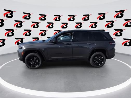 2025 Jeep Grand Cherokee Laredo