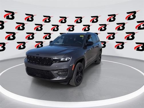 2025 Jeep Grand Cherokee Laredo