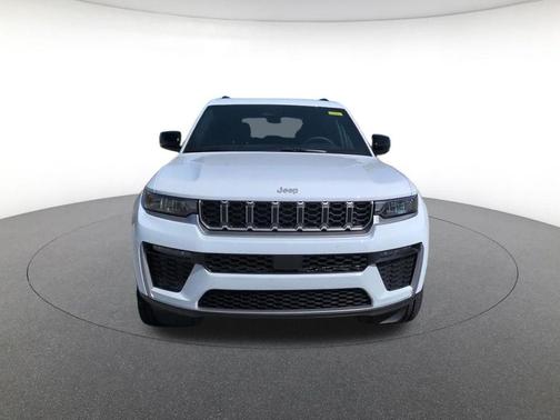 Bright White Clearcoat 2026 Jeep Grand Cherokee Limited