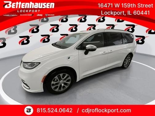 2025 Chrysler Pacifica Hybrid Pinnacle