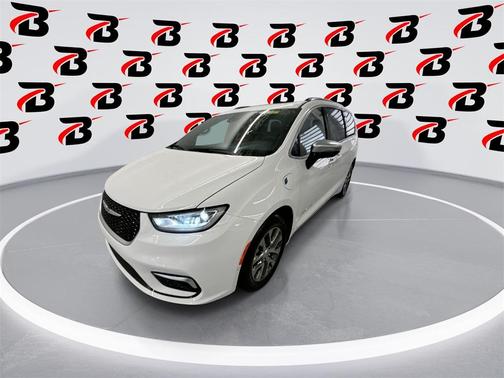 2025 Chrysler Pacifica Hybrid Pinnacle