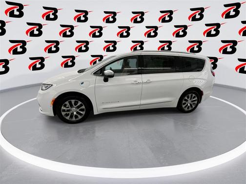 2025 Chrysler Pacifica Hybrid Pinnacle