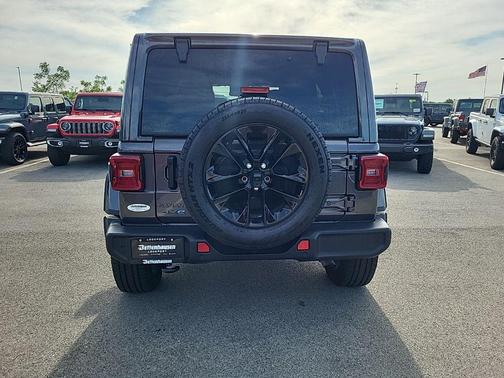 Granite Crystal Clearcoat Metallic 2025 Jeep Wrangler 4xe Sahara