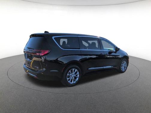 Diamond Black 2026 Chrysler Pacifica Limited