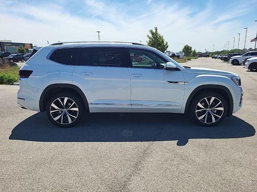 Opal White Pearl Effect 2025 Volkswagen Atlas 2.0T SEL Premium R-Line