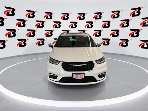 2025 Chrysler Pacifica Hybrid Pinnacle