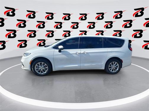 2023 Chrysler Pacifica Touring-L