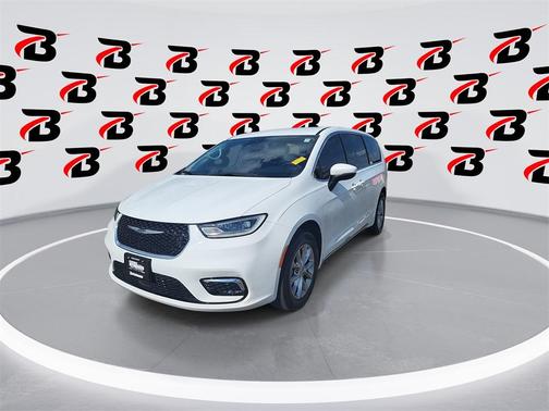 2023 Chrysler Pacifica Touring-L