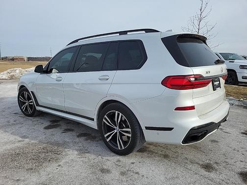 2022 BMW X7 M50i