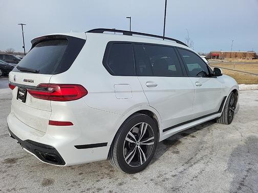 2022 BMW X7 M50i