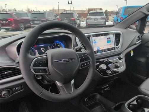 2026 Chrysler Pacifica Select