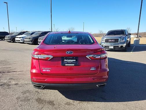 2020 Ford Fusion SE