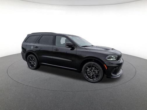 DB Black Crystal Clearcoat 2026 Dodge Durango GT Plus HEMI V8