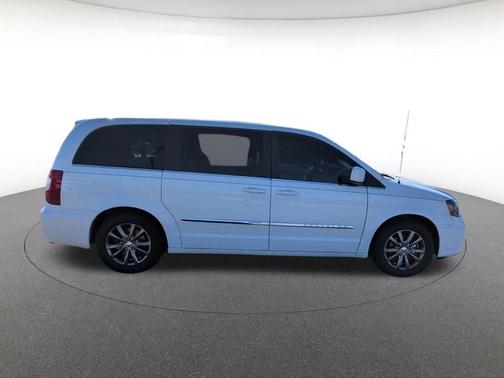 2015 Chrysler Town & Country S