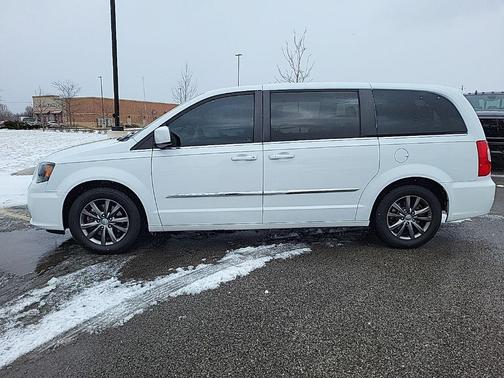 2015 Chrysler Town & Country S